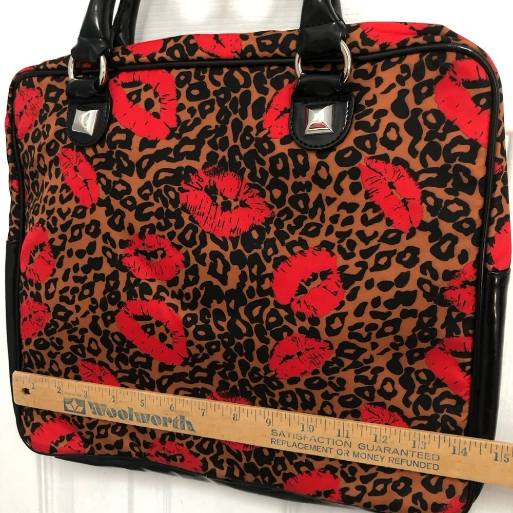 Betsey Johnson flaws multiple